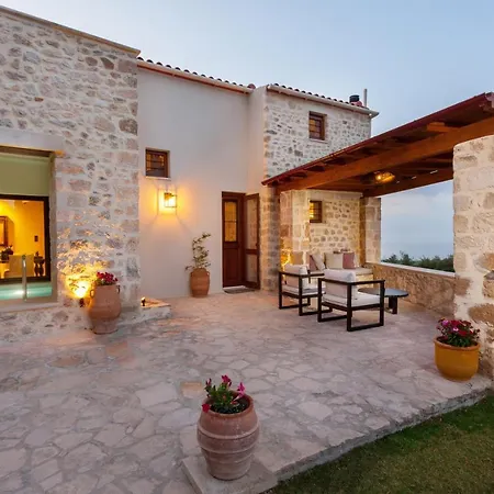Ali Vafi's - Heated Jacuzzi & Indoor Pool فيلة Maroulás