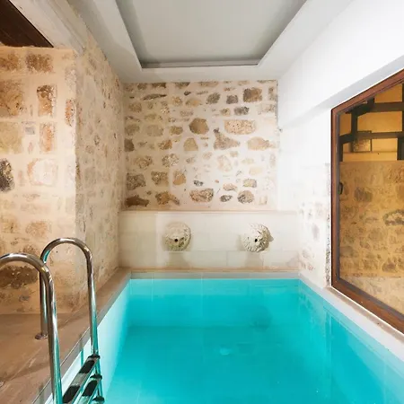 Ali Vafi's - Heated Jacuzzi & Indoor Pool فيلة *